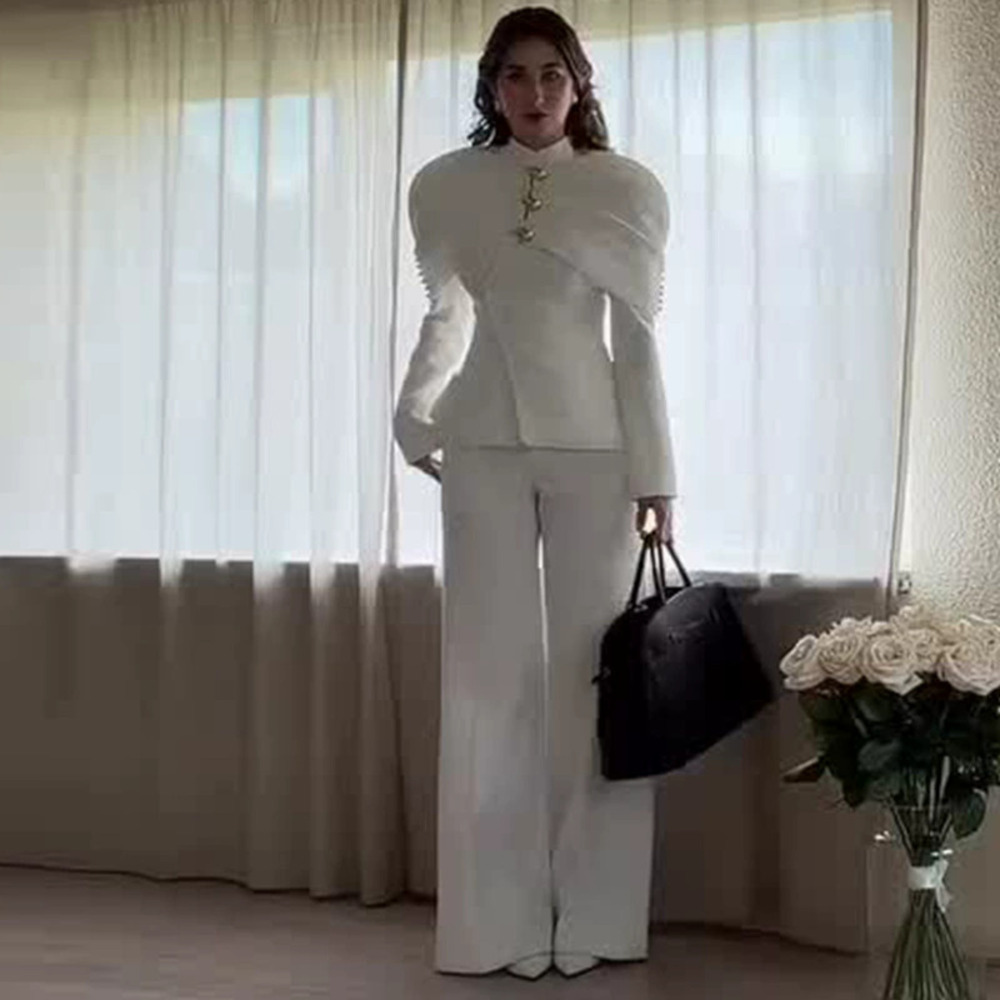 Forever 21 Elegant White Fitted Blazer and Pants Suit Set